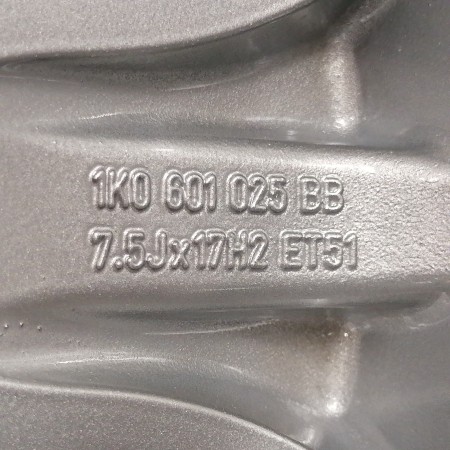 LLANTA SUELTA ORIGINAL VOLKSWAGEN EN 17" 1K0601025BB