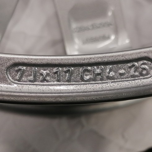 LLANTA ORIGINAL PEUGEOT EN 17" 04322X