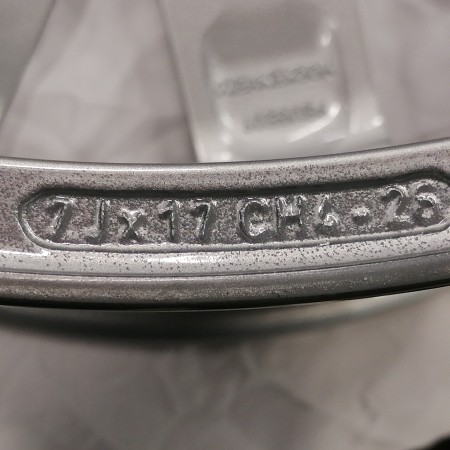 LLANTA ORIGINAL PEUGEOT EN 17" 04322X