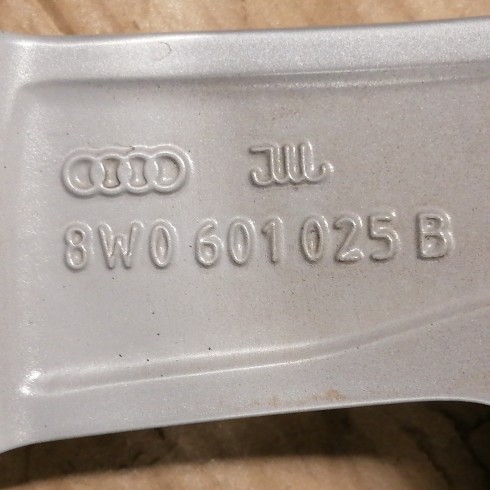 JUEGO DE LLANTAS ORIGINALES AUDI EN 16"