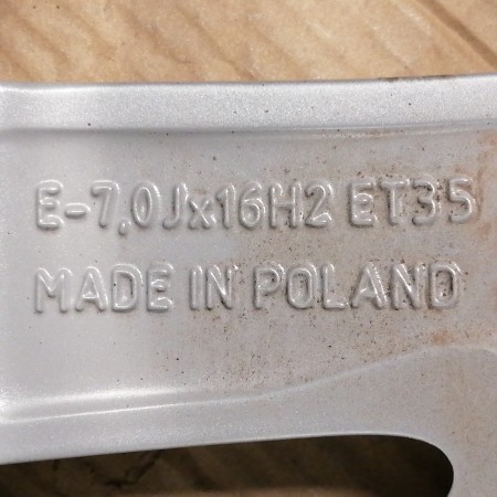 JUEGO DE LLANTAS ORIGINALES AUDI EN 16"