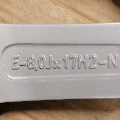 JUEGO DE LLANTAS ORIGINALES AUDI EN 17"