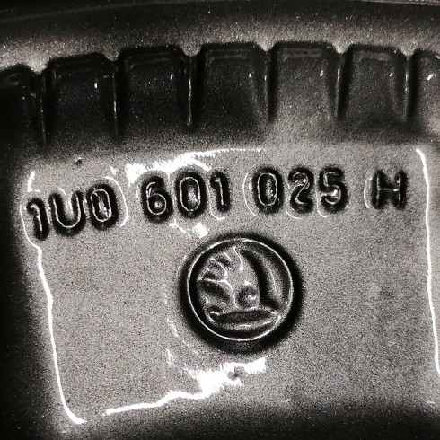 JUEGO DE LLANTAS ORIGINALES SKODA EN 15"