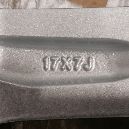 LLANTA SUELTA ORIGINAL NISSAN EN 17" N4570114