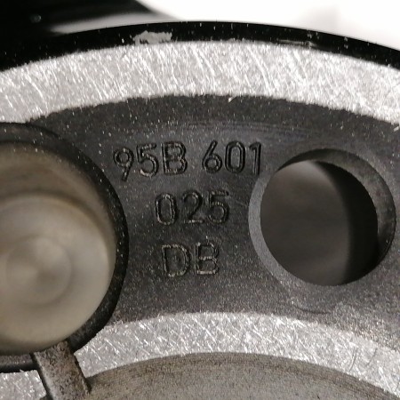 JUEGO DE LLANTAS ORIGINALES PORSCHE MACAN EN 18"