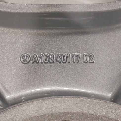 JUEGO DE LLANTAS ORIGINALES MERDECES EN 15"