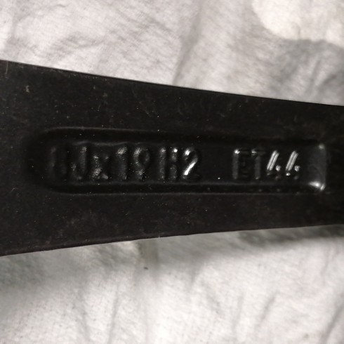 LLANTA SUELTA ORIGINAL VOLKSWAGEN EN 19"...