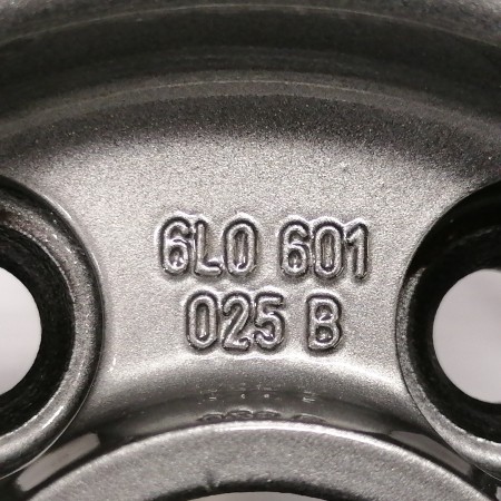 JUEGO DE LLANTAS ORIGINALES VOLKSWAGEN EN 16"