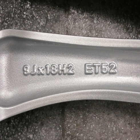 JUEGO DE LLANTAS ORIGINALES AUDI EN 18"