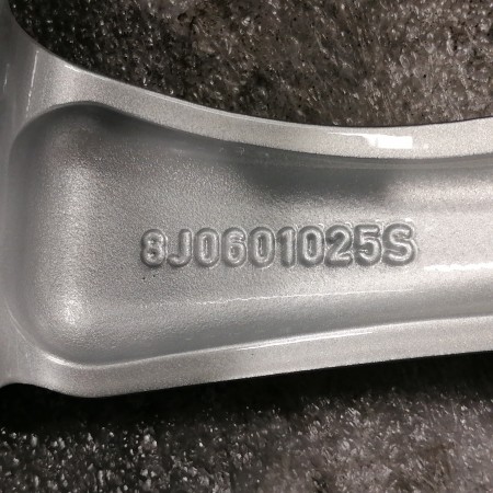 JUEGO DE LLANTAS ORIGINALES AUDI EN 18"