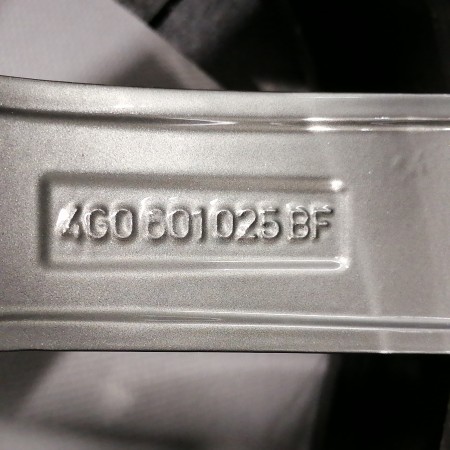 JUEGO DE LLANTAS ORIGINALES AUDI EN 18"