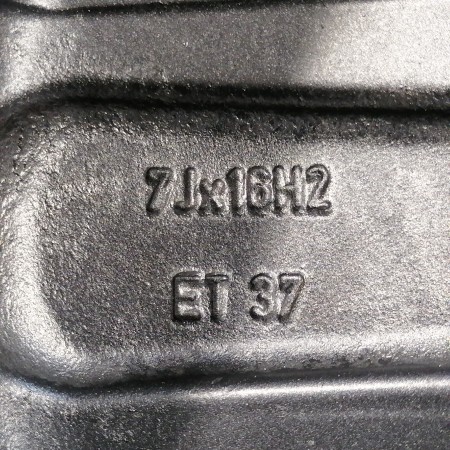 JUEGO DE LLANTAS ORIGINALES VOLKSWAGEN EN 16"