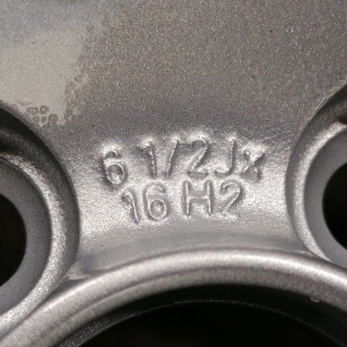 JUEGO DE LLANTAS ORIGINALES VOLKSWAGEN EN 16"