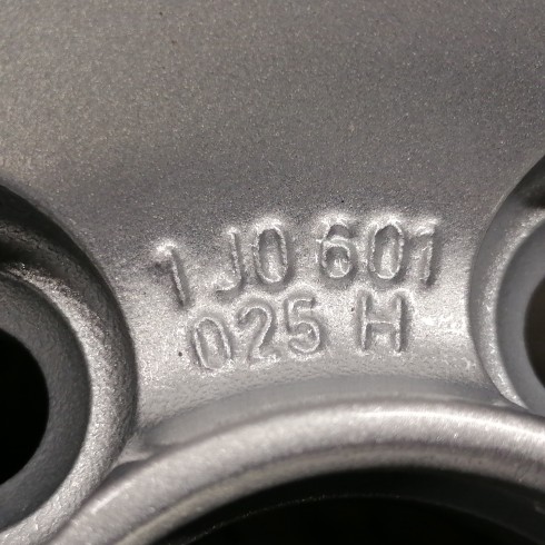 JUEGO DE LLANTAS ORIGINALES VOLKSWAGEN EN 16"