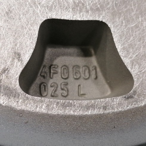 LLANTA SUELTA ORIGINAL AUDI EN 19" 4F0601025L