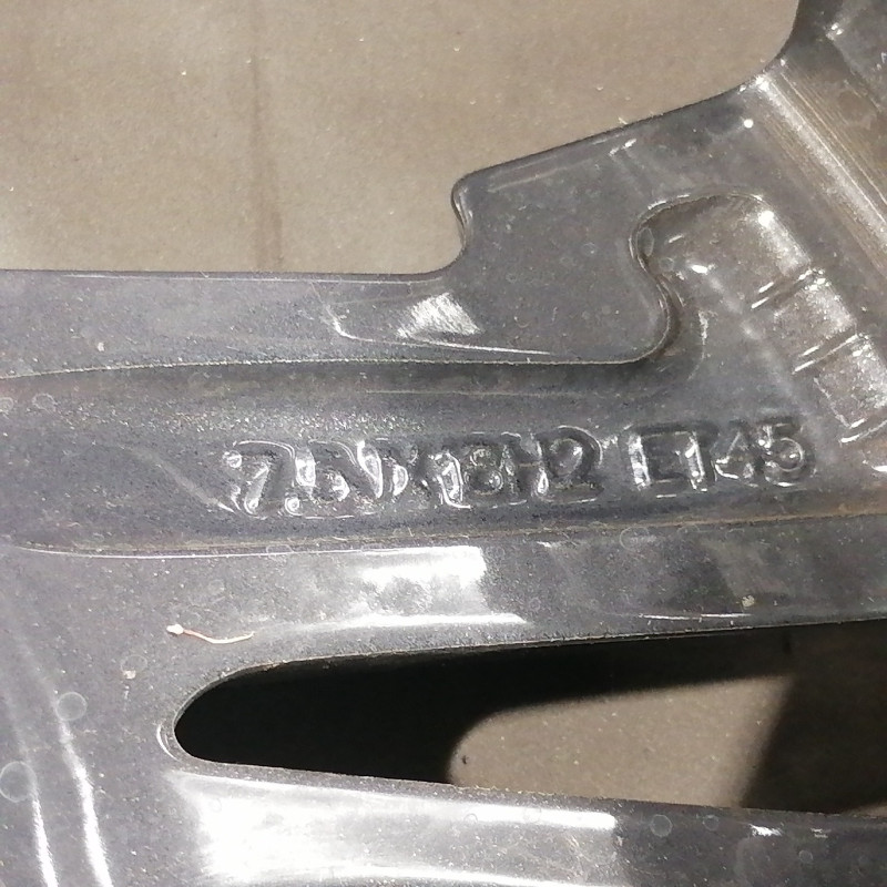 CONJUNTO DE JANTES ORIGINAIS VOLKSWAGEN DE 18"