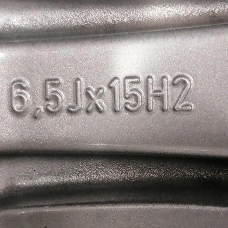 CONJUNTO DE JANTES ORIGINAIS VOLKSWAGEN DE 15"