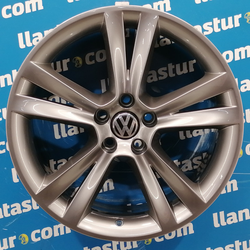 JUEGO DE LLANTAS ORIGINALES VOLKSWAGEN EN 17"
