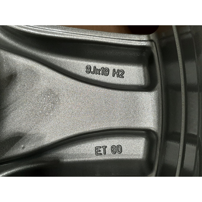 CONJUNTO DE JANTES ORIGINAIS VOLKSWAGEN DE 19"