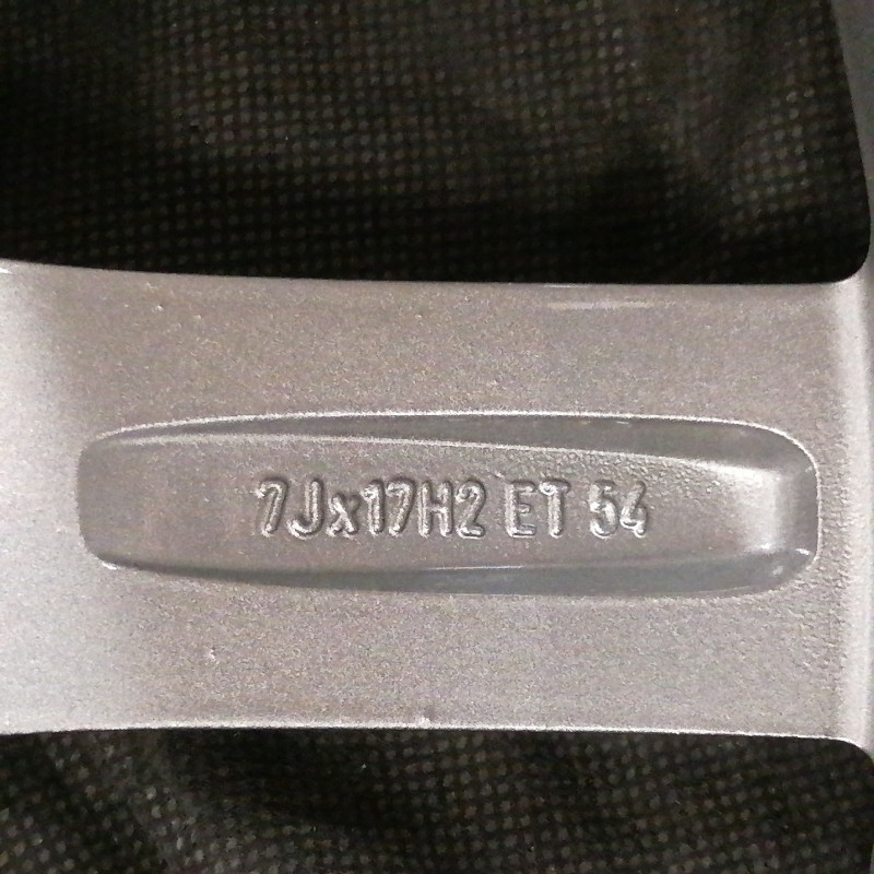 CONJUNTO DE JANTES ORIGINAIS VOLKSWAGEN DE 17"
